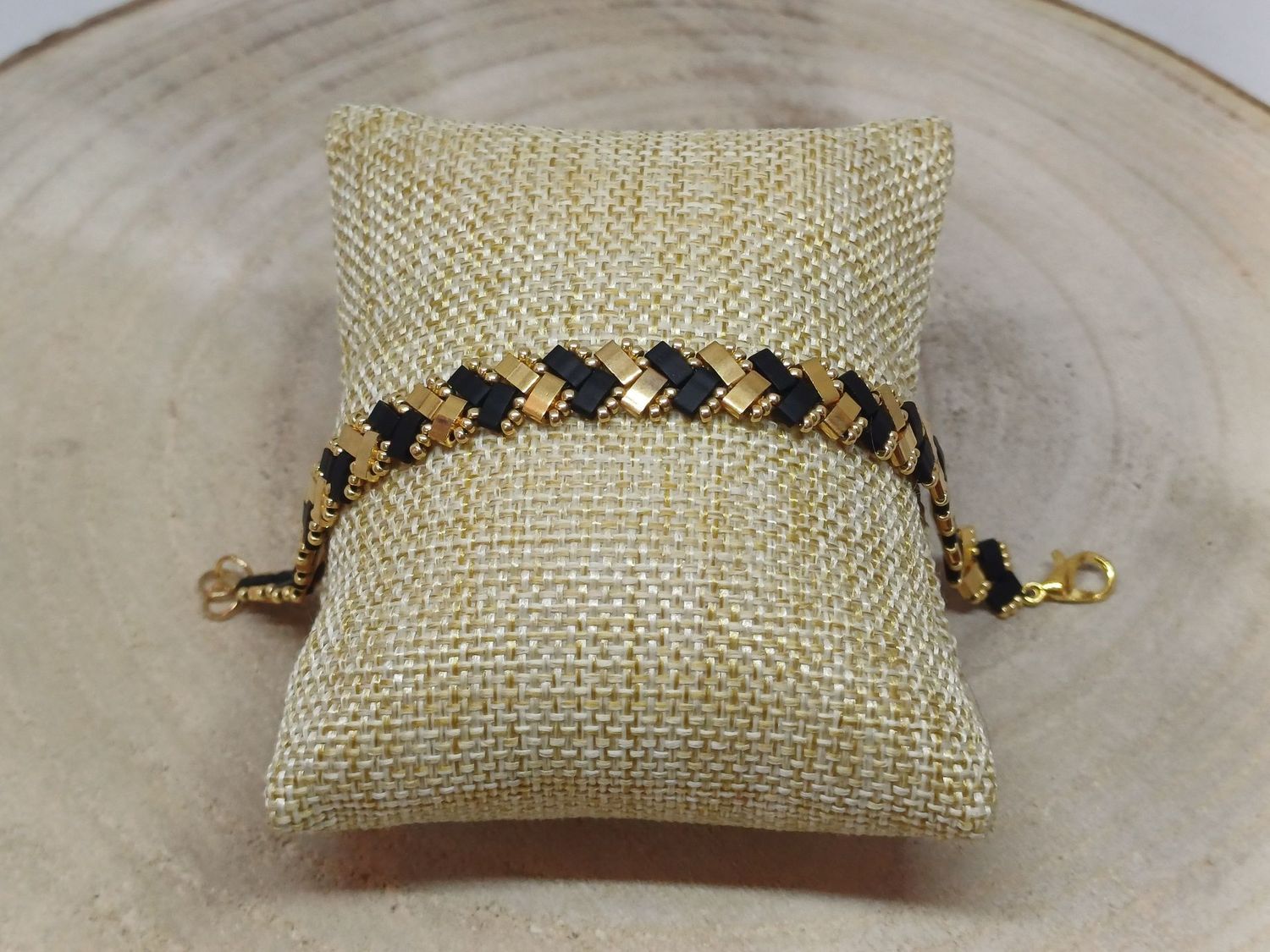 Kit 8 pour réaliser 1 bracelet perles noires mat et dorées