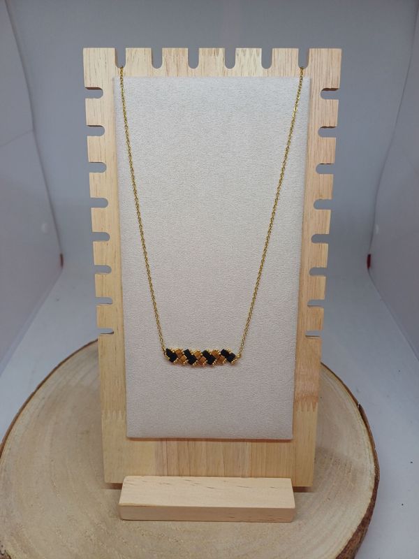 Collier  perles noires mat et dorées 8