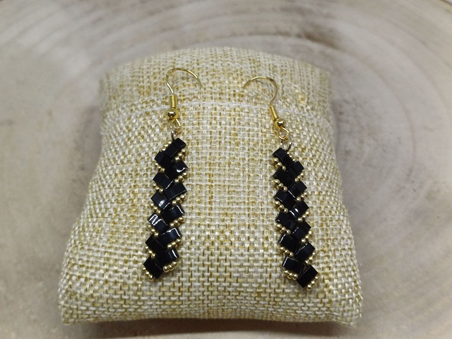 Kit 9 pour réaliser 1 paire de boucle d'oreille perles noires brillantes et dorées