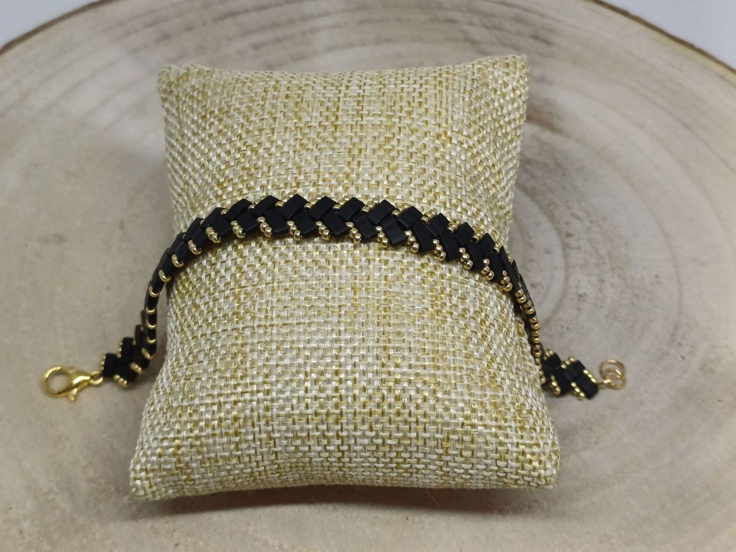 Kit 10 pour réaliser 1 bracelet perles noires mat et dorées