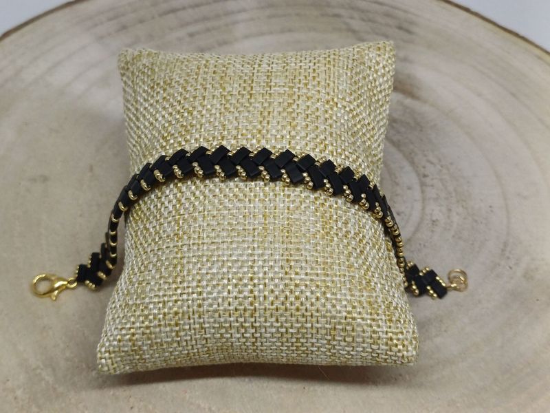 Kit 10 pour réaliser 1 bracelet perles noires mat et dorées