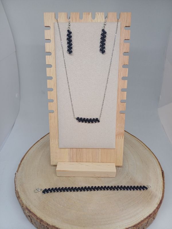 Parure bijoux perles noires mat et argentées 12