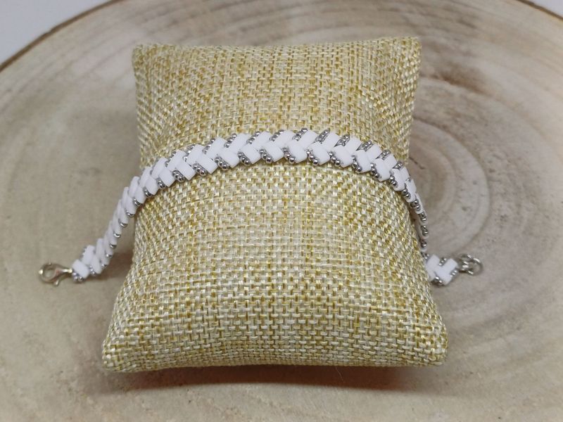 Kit 14 pour réaliser 1 bracelet perles blanches et argentées