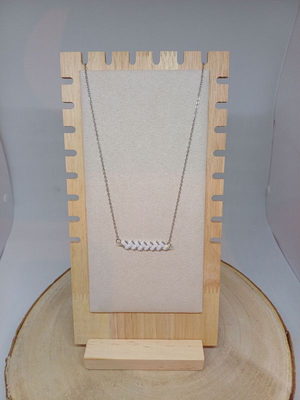 Collier perles blanches irisées et argentées 15