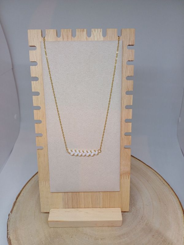 Collier perles blanches et dorées 17