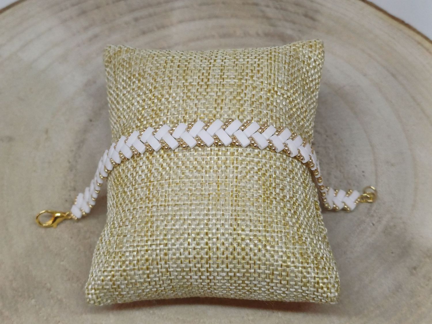 Kit 17 pour réaliser 1 bracelet perles blanches et dorées