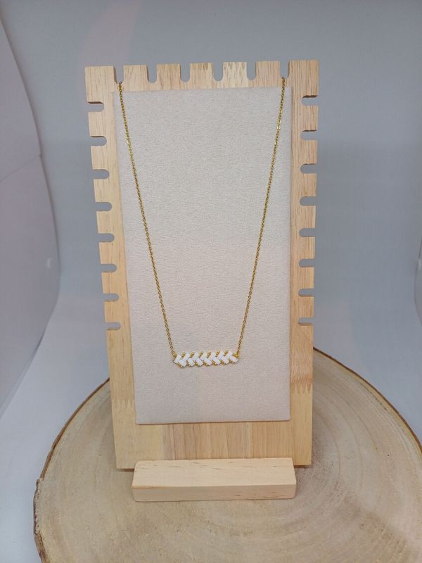 Collier perles blanches irisées et dorées 18