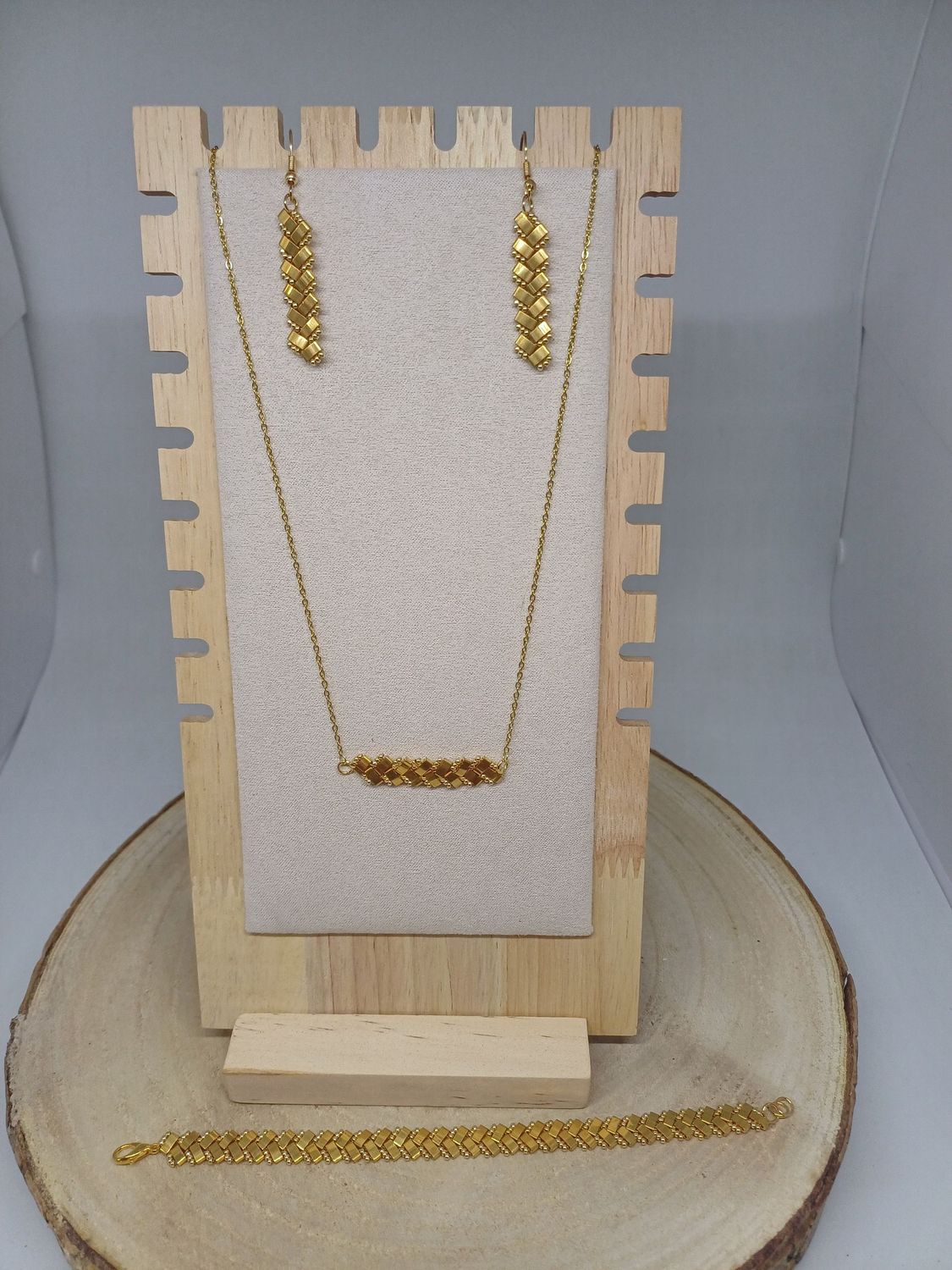 Parure bijoux perles dorées 23