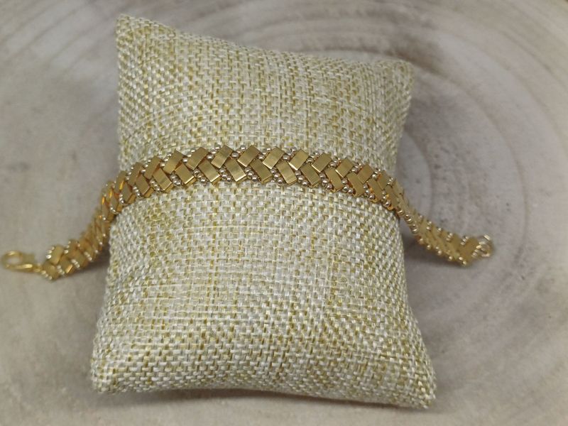 Bracelet perles dorées 23