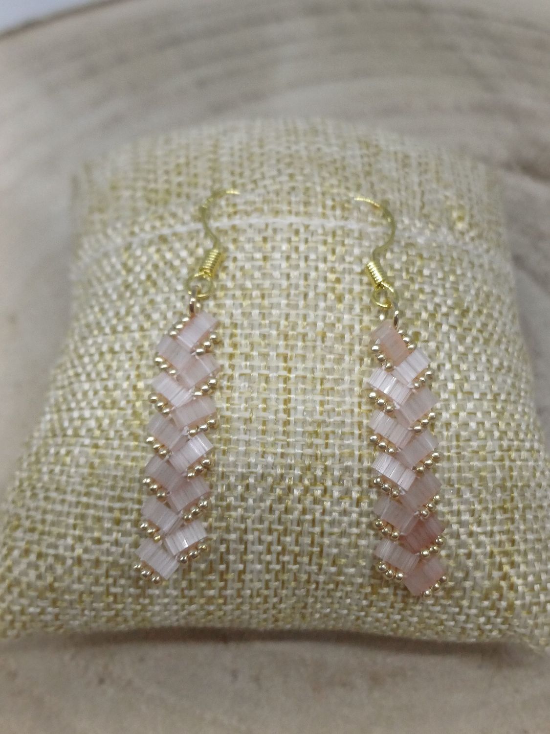 Kit 25 pour réaliser 1 paire de boucle d'oreille perles  roses pales et dorées