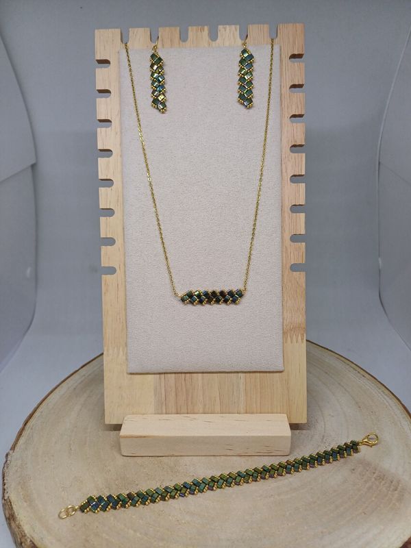 Parure bijoux perles vertes brillantes et dorées 28