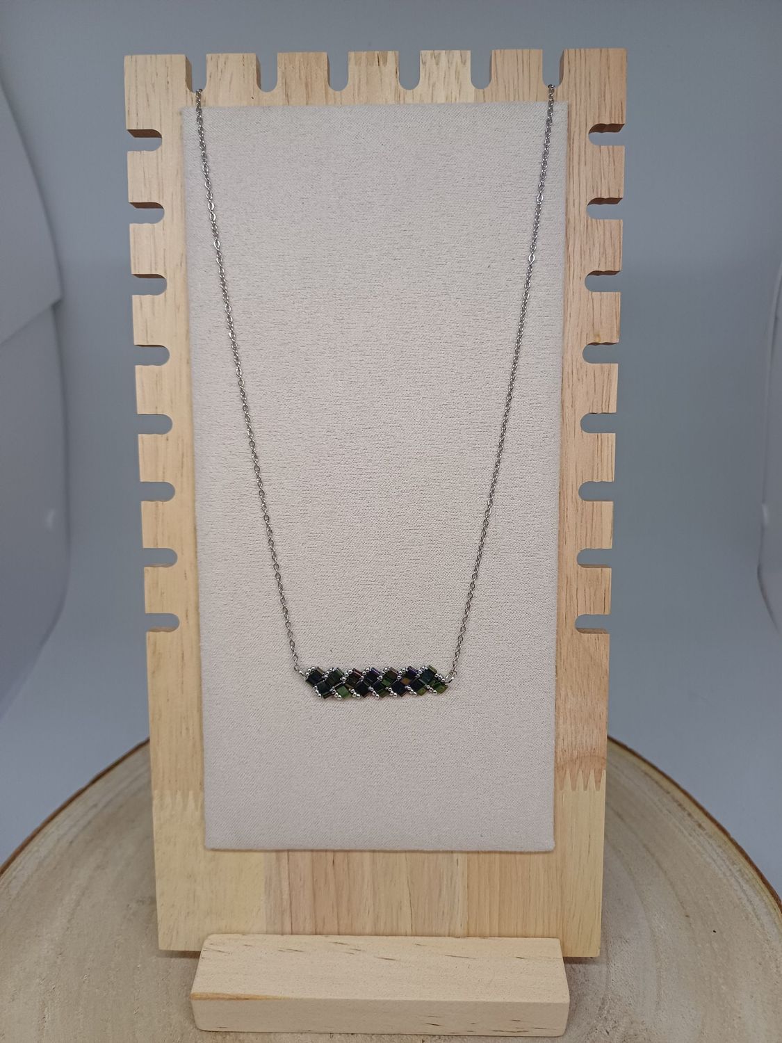 Collier perles vertes brillantes​​ et argentées 29