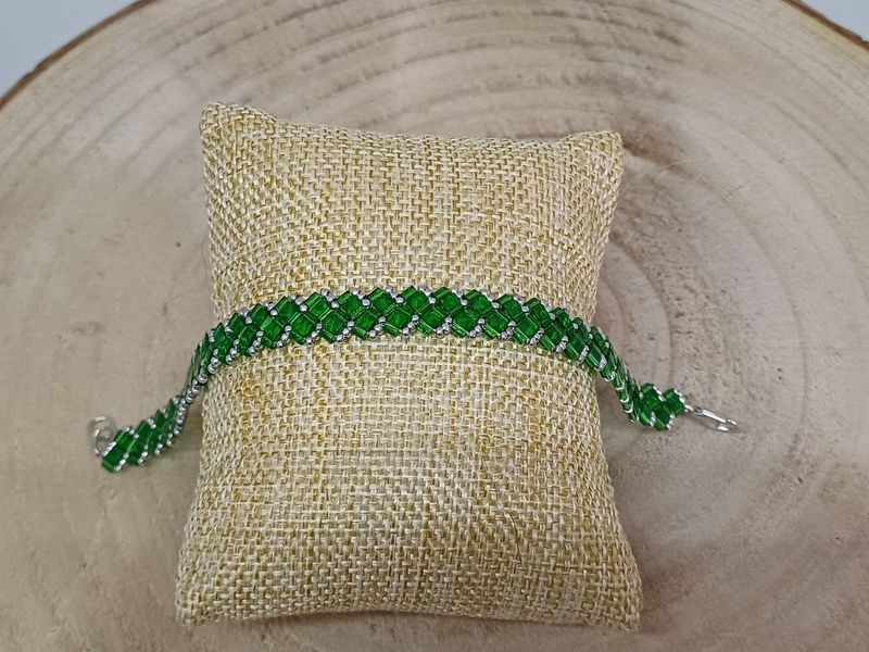 Kit 31 pour réaliser 1 bracelet perles vertes transparente​ et argentées