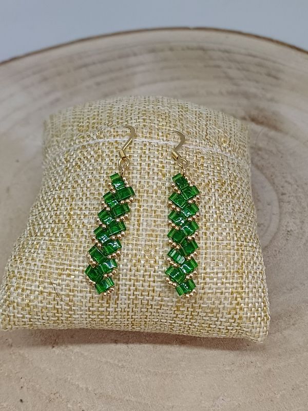 Boucles d'oreilles perles  vertes transparente​​ et dorées 30