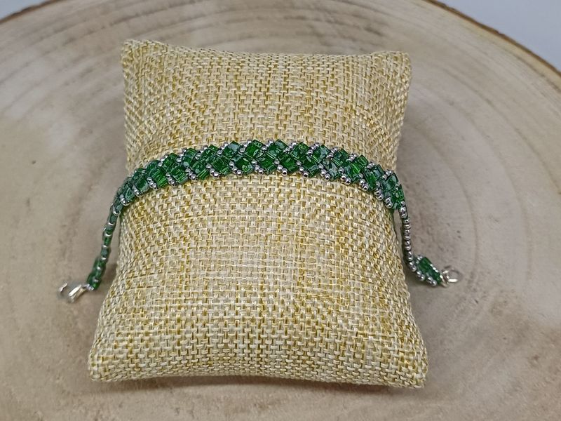 Kit 33 pour réaliser 1 bracelet perles vertes tachetées​ et argentées