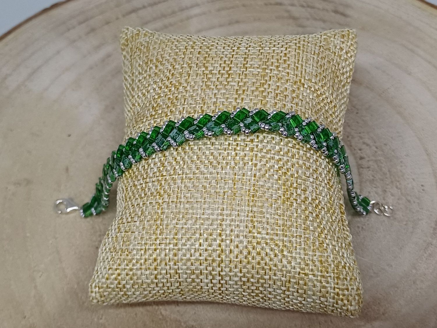Bracelet perles vertes transparentes, vertes tachetées​​ et argentées 35