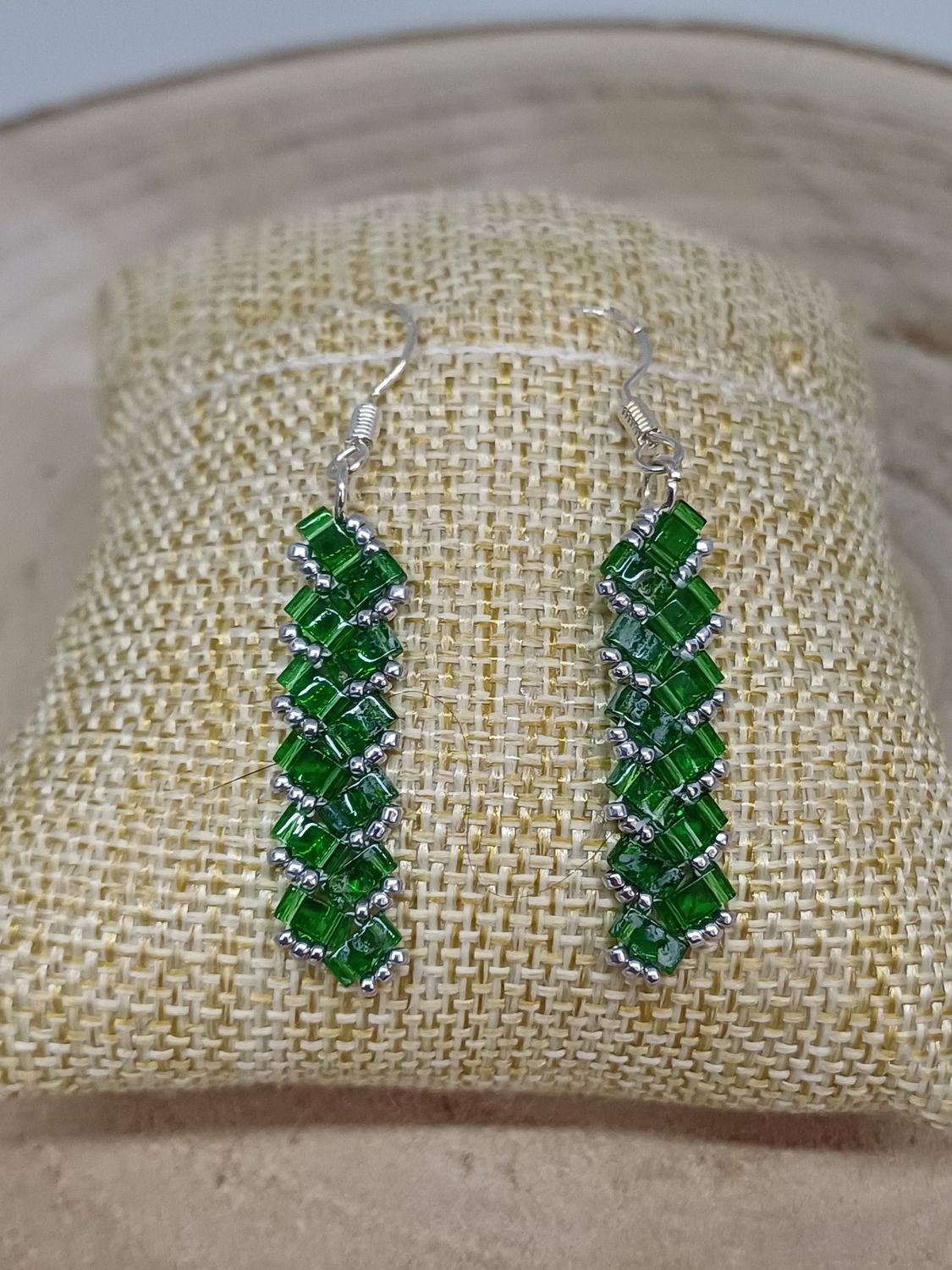 Boucles d'oreilles perles vertes transparentes, vertes tachetées​​ et argentées 35