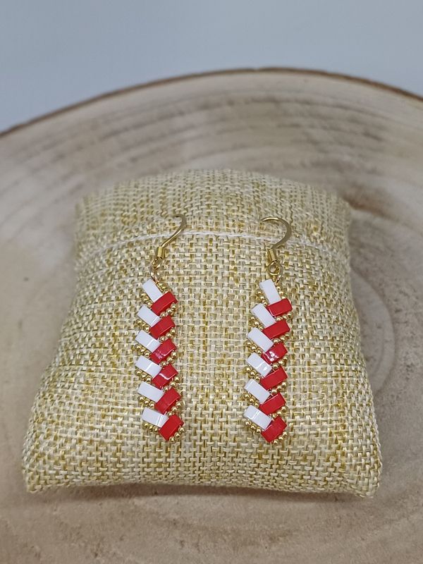 Kit 40 pour réaliser 1 paire de boucle d'oreille perles blanches rouges et dorées