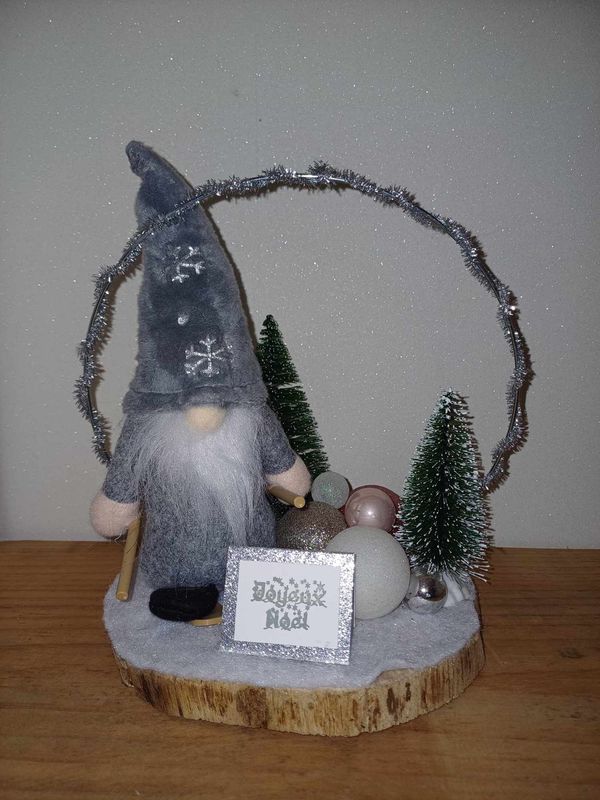 Centre de table gnome gris
