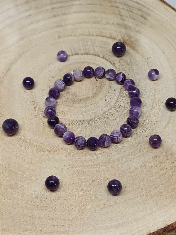 AMETHYSTE RUBANEE BRESIL AA  ​bracelet élastique, perles 08mm, dimension 18cm