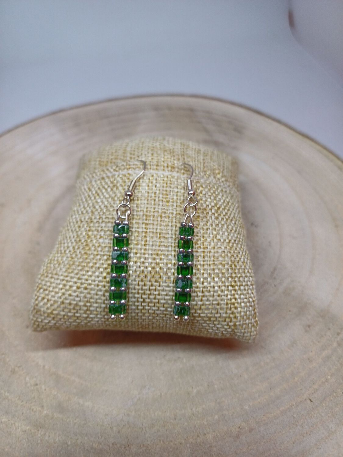 Boucles d'oreilles vertes transparentes, vertes tachetées et argentées 10