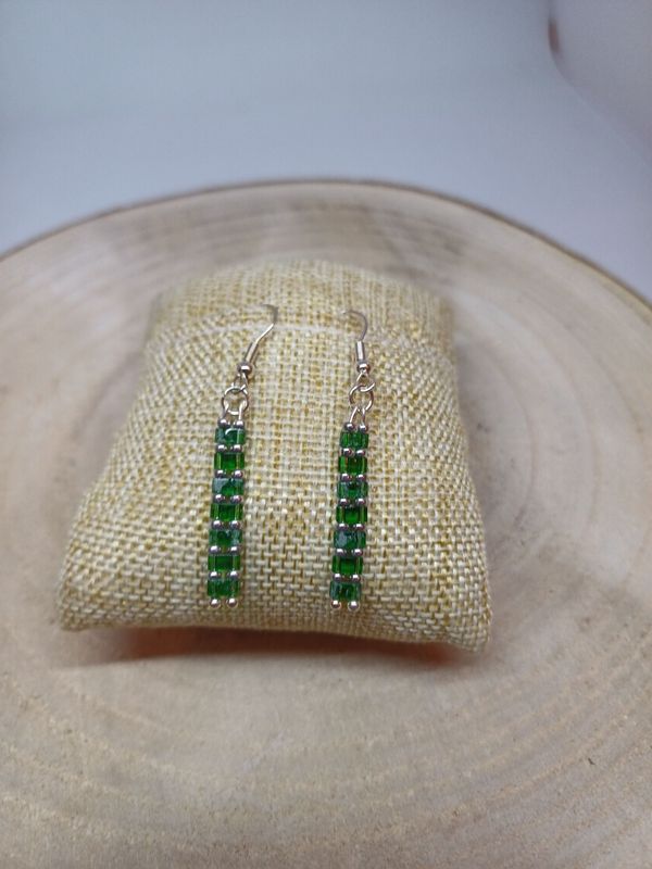 Boucles d'oreilles vertes transparentes, vertes tachetées et argentées 10
