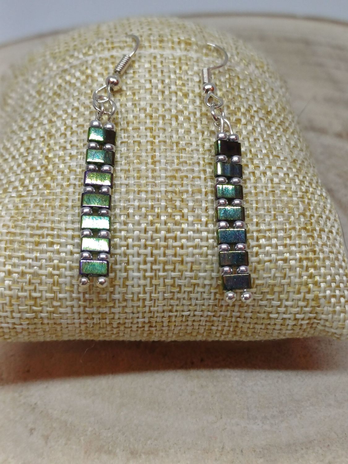 Boucles d'oreilles vertes brillantes et argentées 12