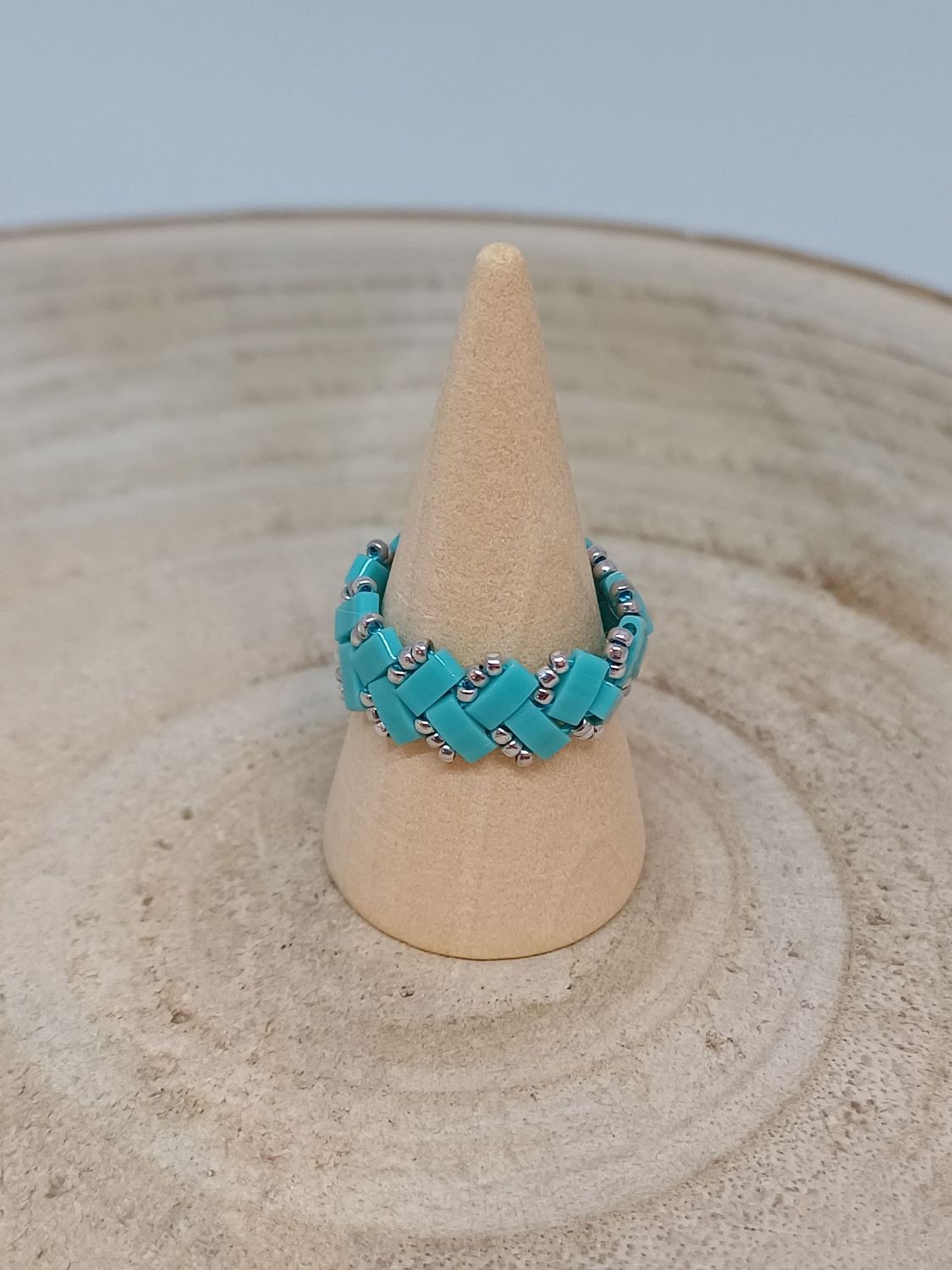 Bague chevron bleue claire et argentée 43