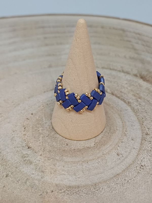 Bague chevron bleue irisée et dorée 44
