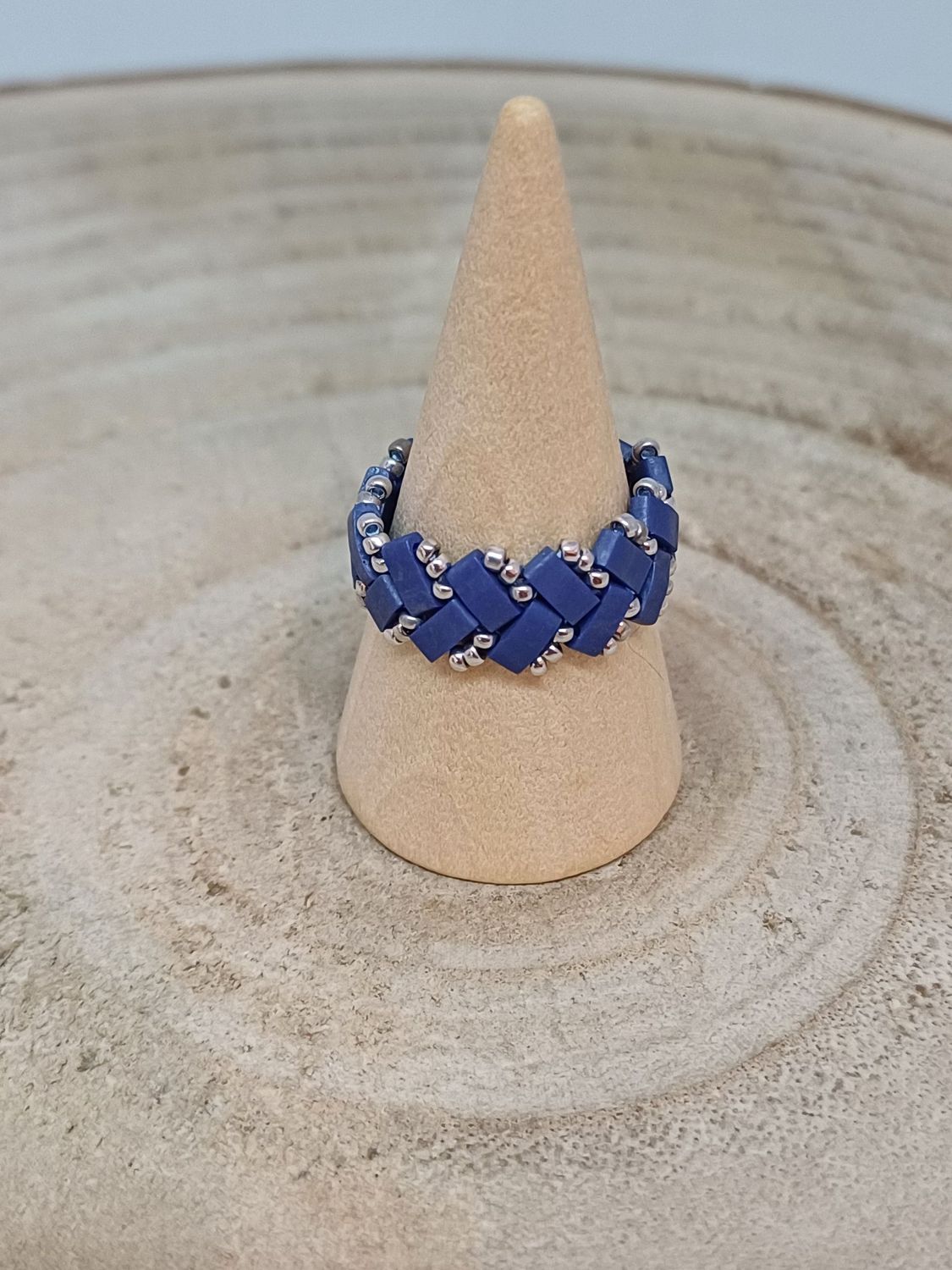Bague chevron bleue irisée et argentée 45