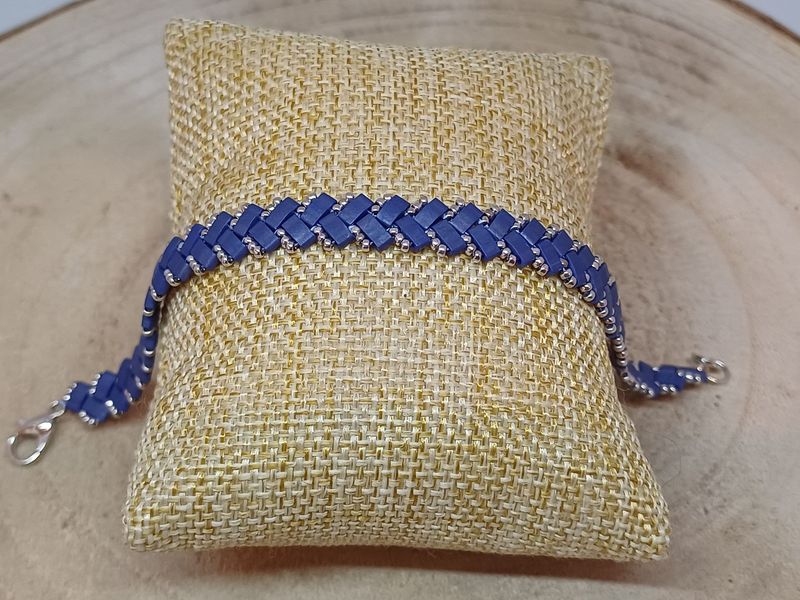 Kit 45 pour réaliser 1 bracelet  perles bleues irisées et argentées