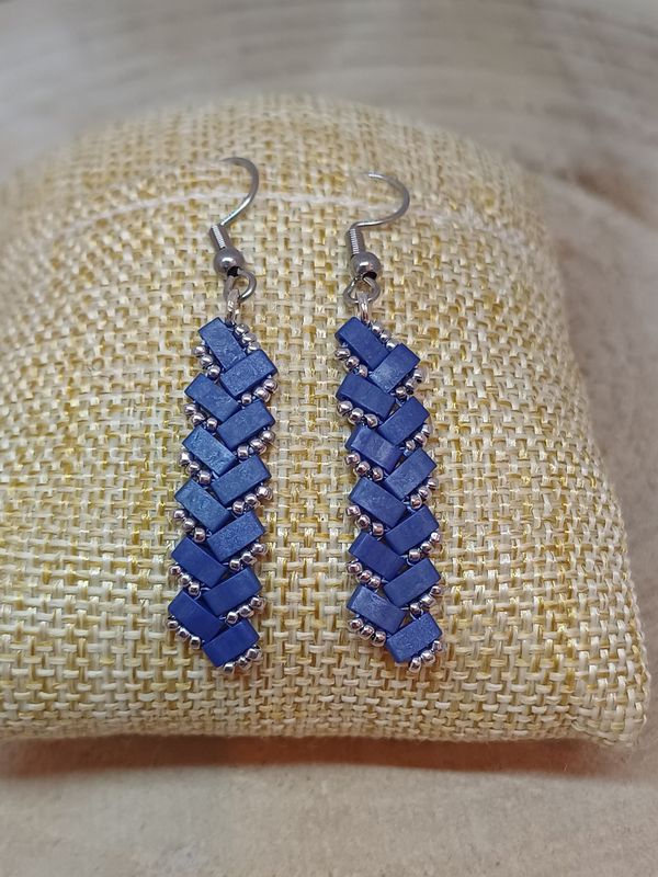 Kit 45 pour réaliser 1 paire de boucle d'oreille perles bleues irisées et argentées