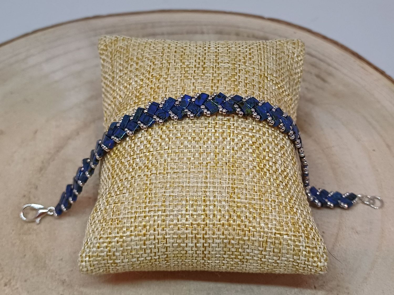 Kit 47 pour réaliser 1 bracelet  perles bleues foncées tachetées​ et argentées