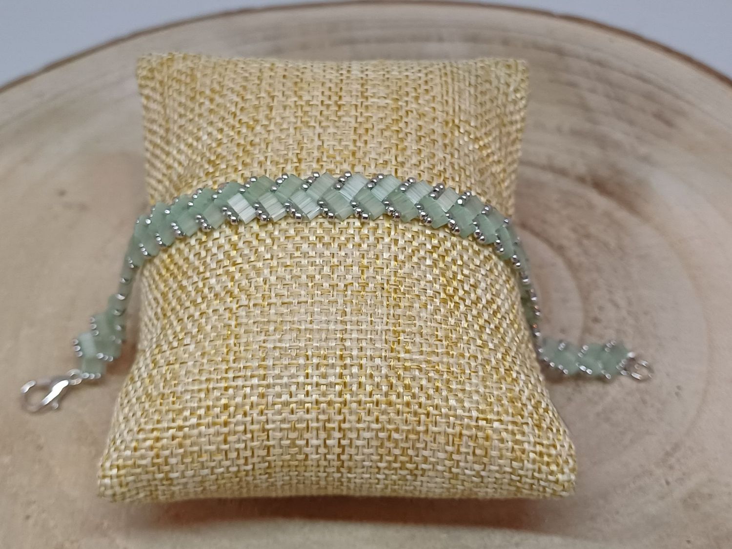 Kit 49 pour réaliser 1 bracelet  perles vertes claires​​ et argentées