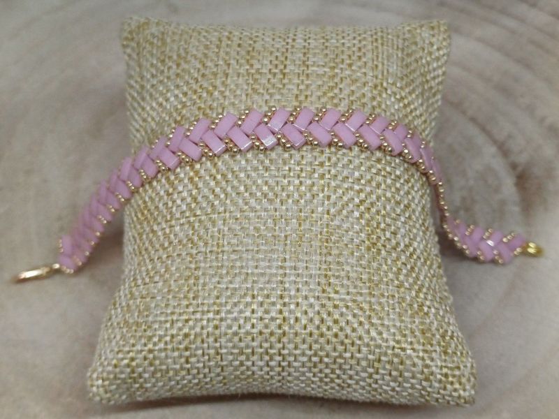 Kit 50 pour réaliser 1 bracelet  perles roses​​ et dorées