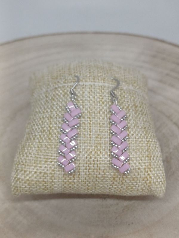 Boucles d'oreilles perles roses et argentées 51