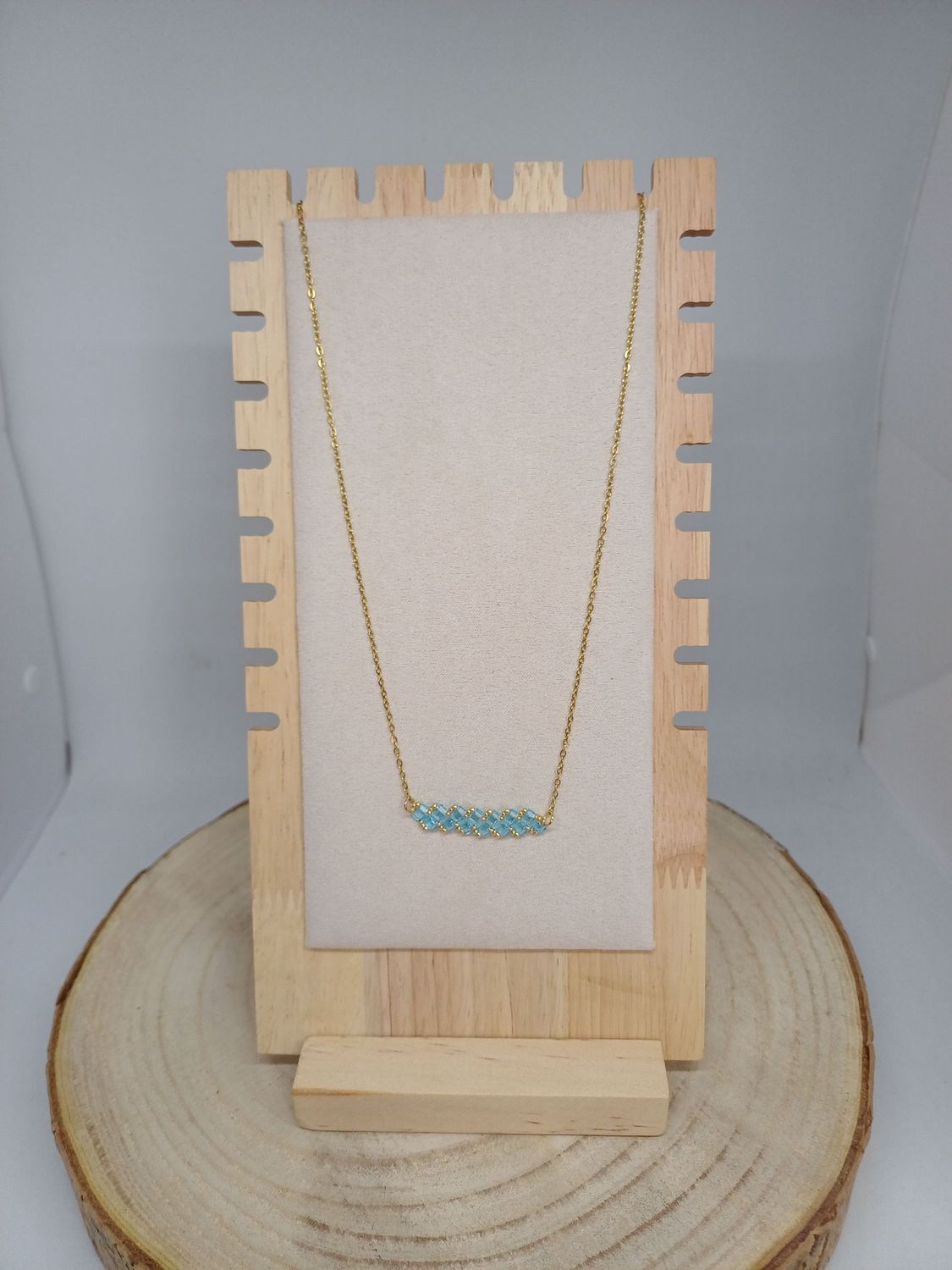 Collier perles bleues et dorées 52 Collier perles bleues et dorées 52