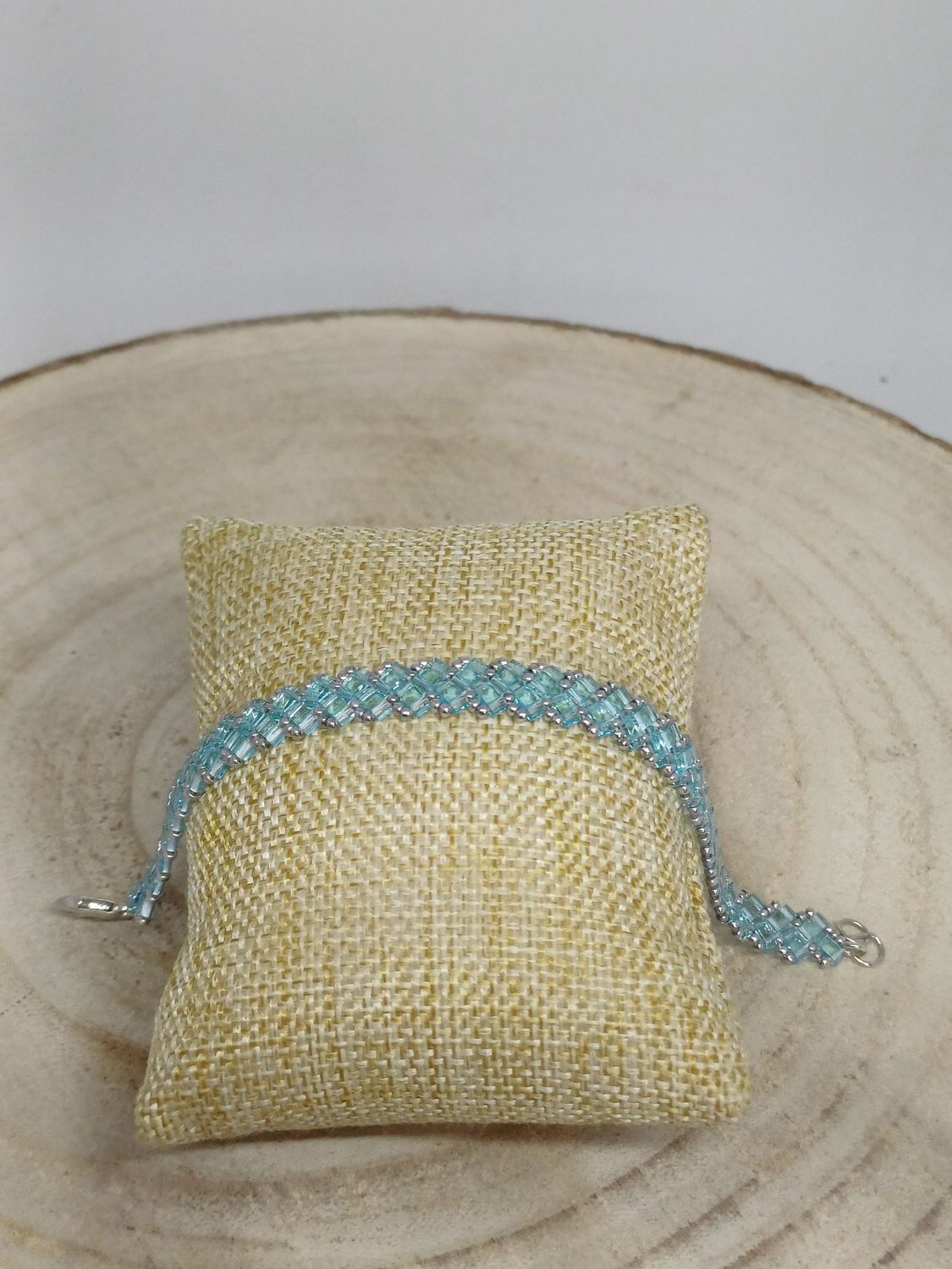 Bracelet perles bleues et argentées 53