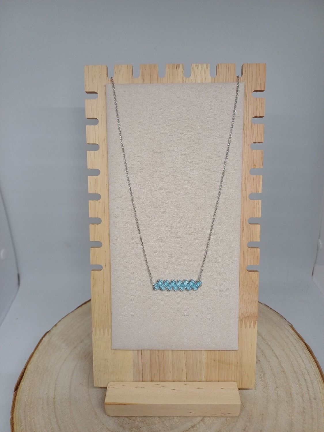 Collier perles bleues et argentées 53