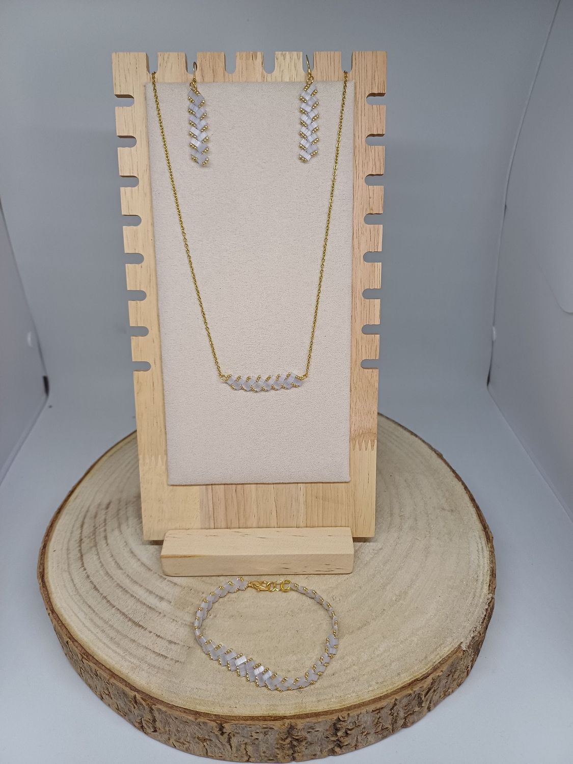 Parure bijoux perles bleues et dorées 54