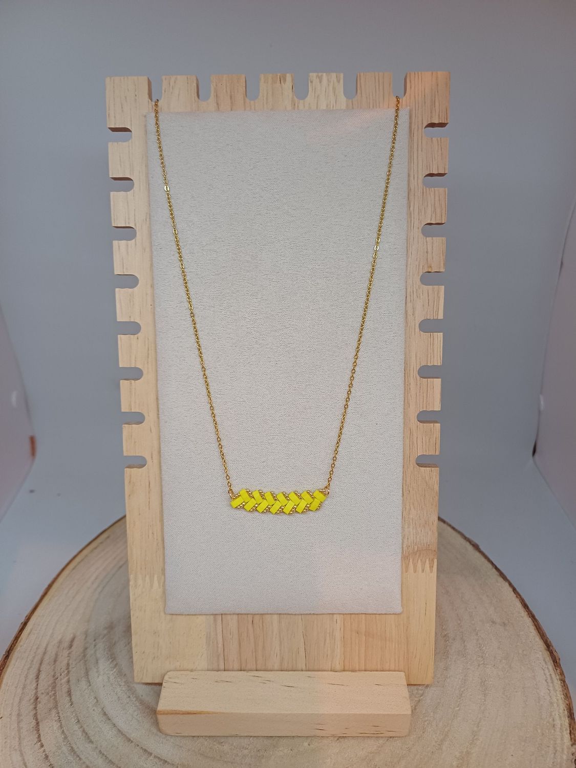 Collier perles jaunes​​ et dorées 56