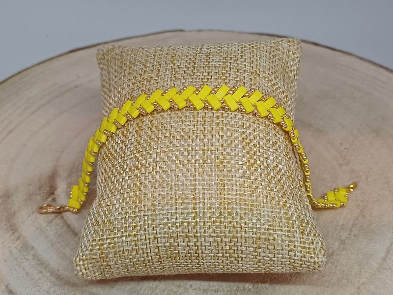 Kit 56 pour réaliser 1 bracelet  perles jaunes et dorées