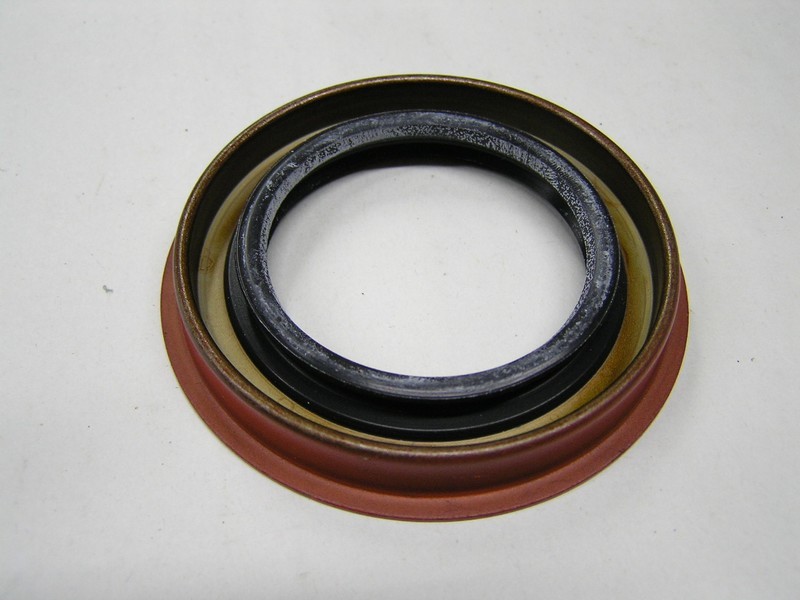 700R4 / 4L60E Front Pump Seal