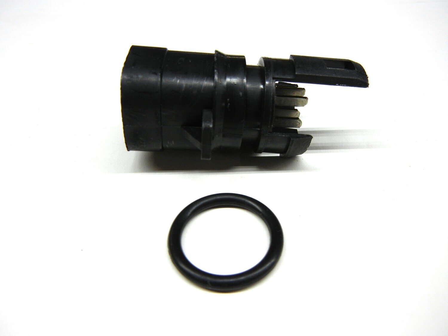 General Motors Case Connector