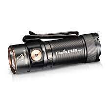 FENIX FICKLAMPA E18RV2.0 1200 LUMEN
