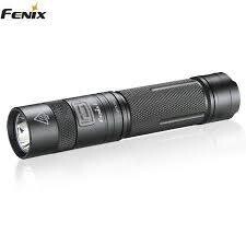 FENIX FICKLAMPA E35 225 LUMEN