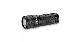 FENIX FICKLAMPA E15 2016 450 LUMEN