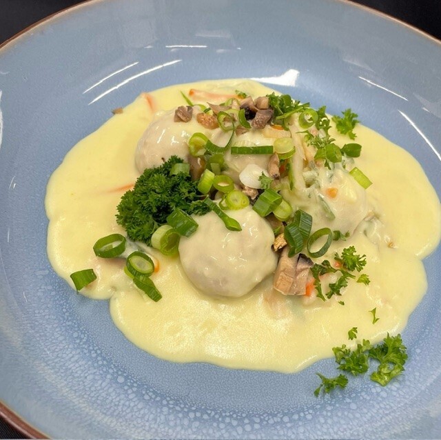 1/2kg Gebakken balletjes in de roomsaus &amp; fijne groenten