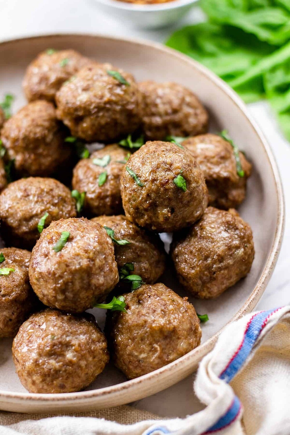 ​1kg Gebakken balletjes in bruine saus met spekjes &amp; champignons
