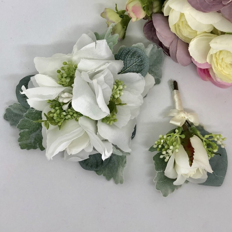 NICKI - White Formal Corsage Set